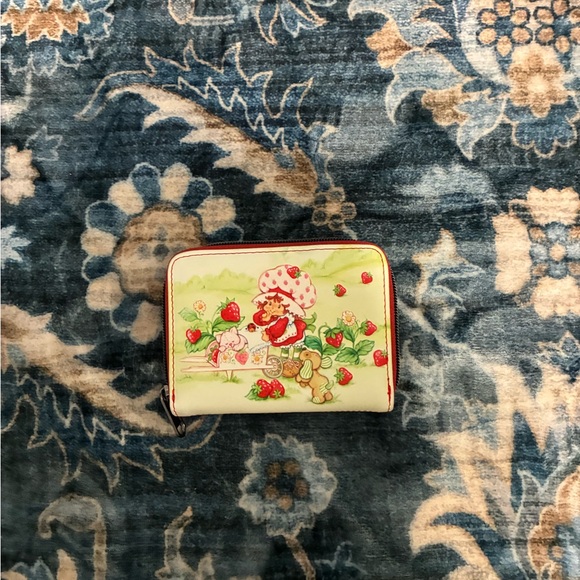 Strawberry Themed Wallet - Picture 3 of 6